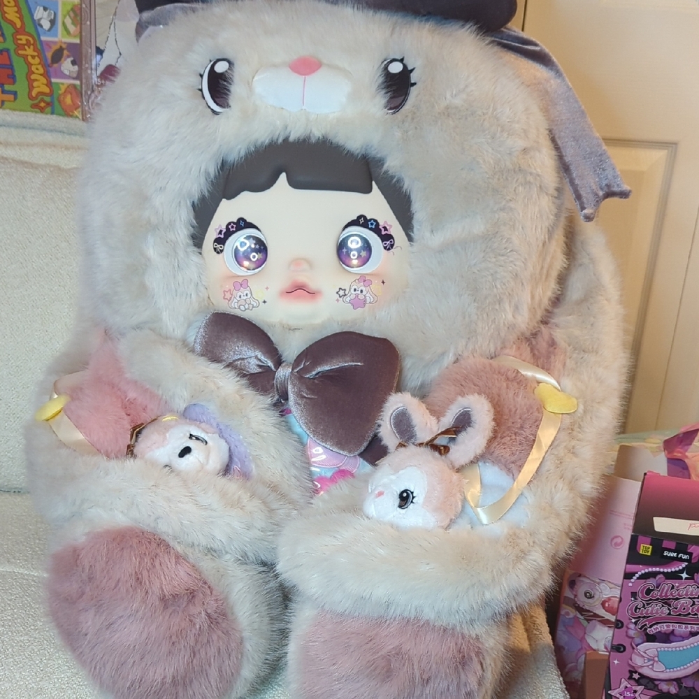 2000% Nommi Taupe Bunny